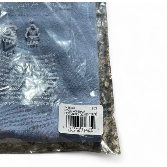 DickiesxDeftones collab SOLD OUT Blue Graphic T-Shirt - Picture 2 of 3